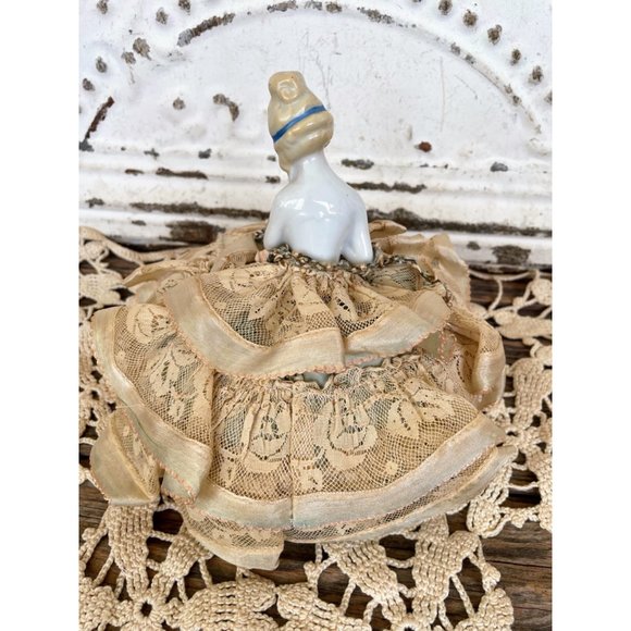Antique German Pincushion Half Doll with fan silk lace skirt - Picture 8 of 15